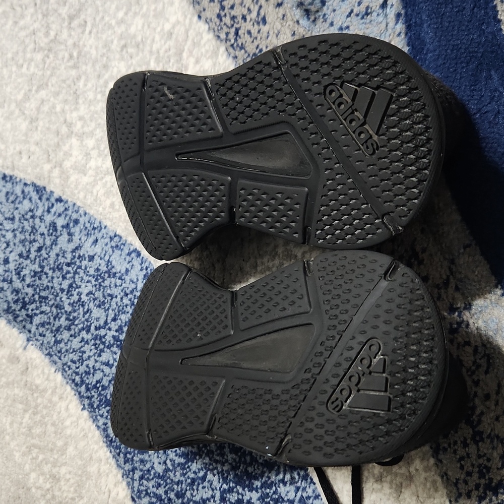 Adidas - Picture 6 of 9